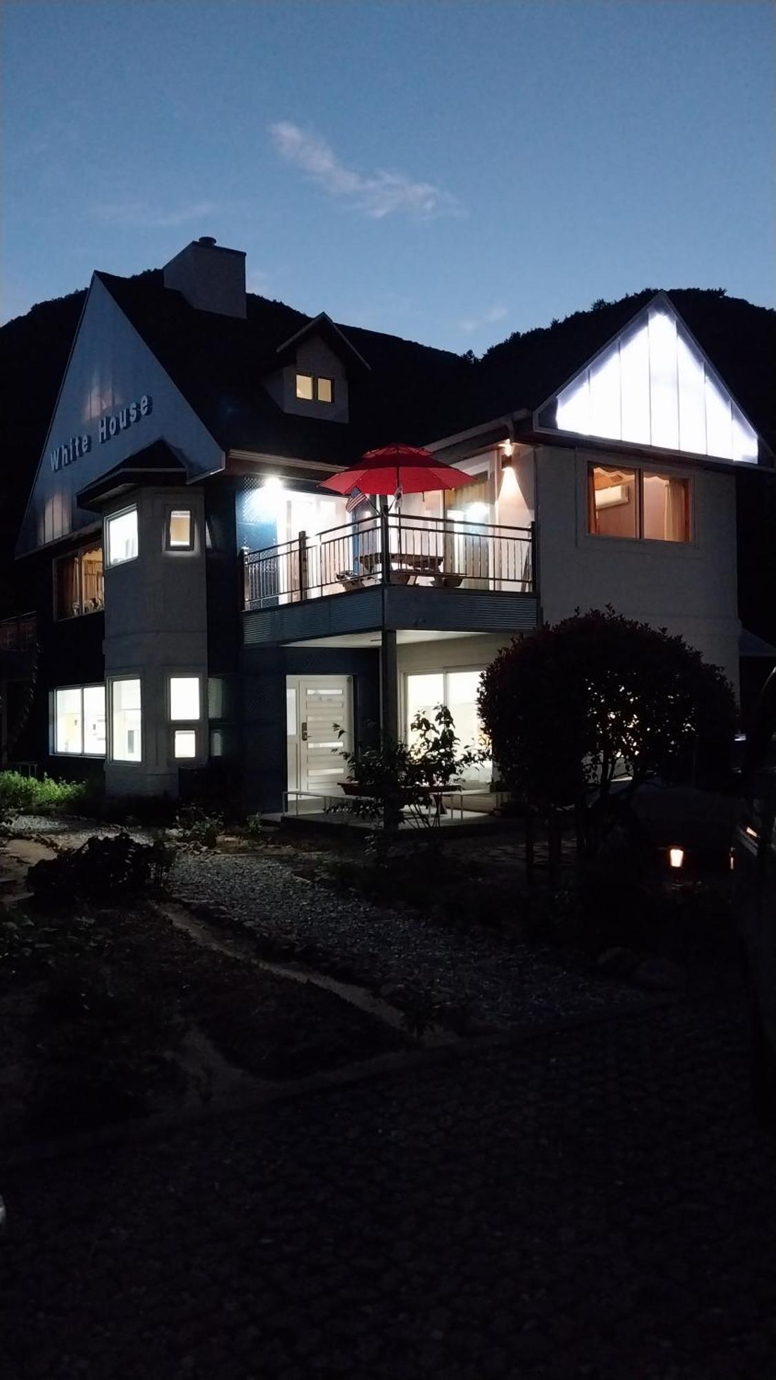 Hotel White House à Namhae Extérieur photo