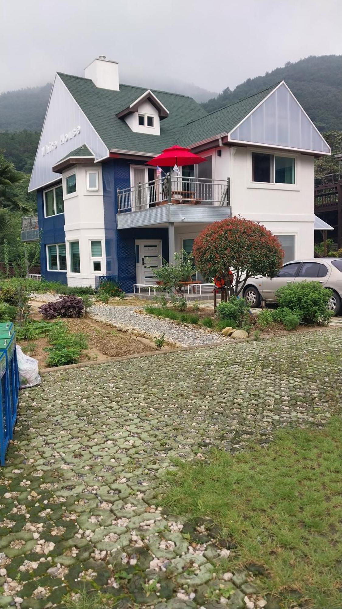 Hotel White House à Namhae Extérieur photo