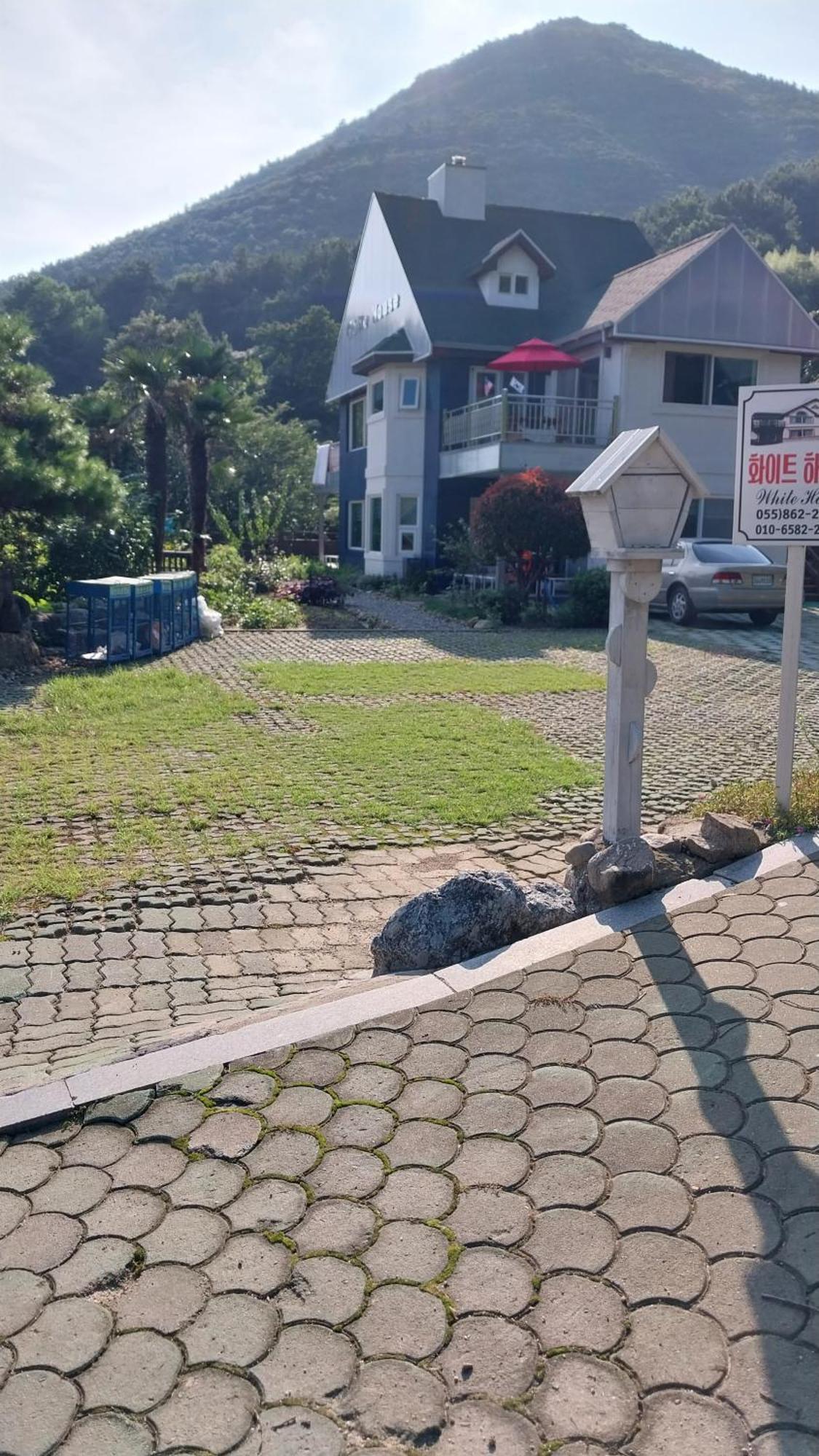 Hotel White House à Namhae Extérieur photo