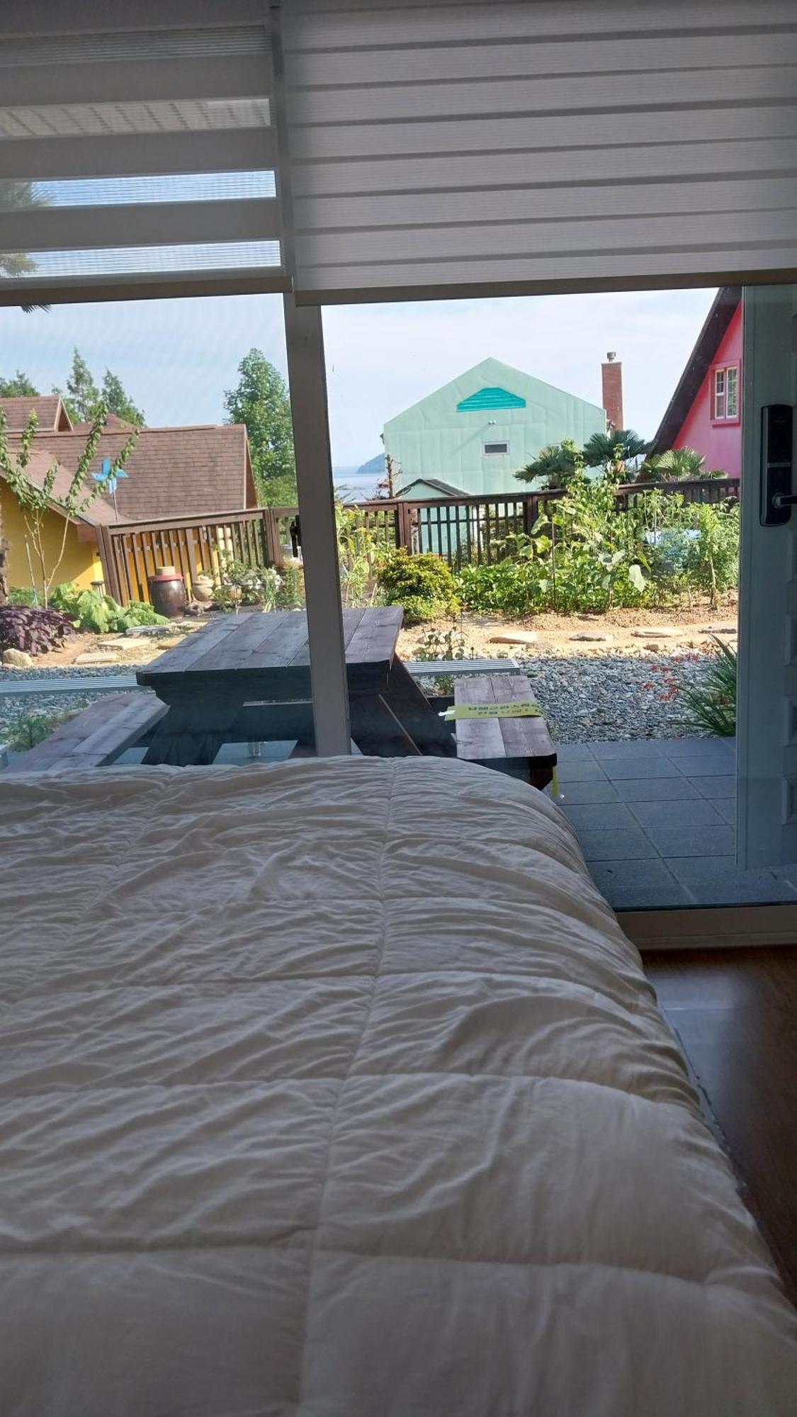 Hotel White House à Namhae Extérieur photo